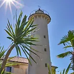 Διαμέρισμα Bright With Private Garden