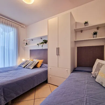 Bright With Private Garden Appartement *