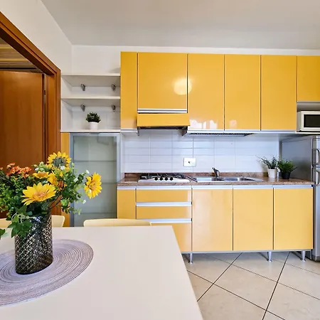 Bright With Private Garden Appartement Bibione
