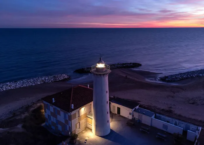 Bright With Private Garden *